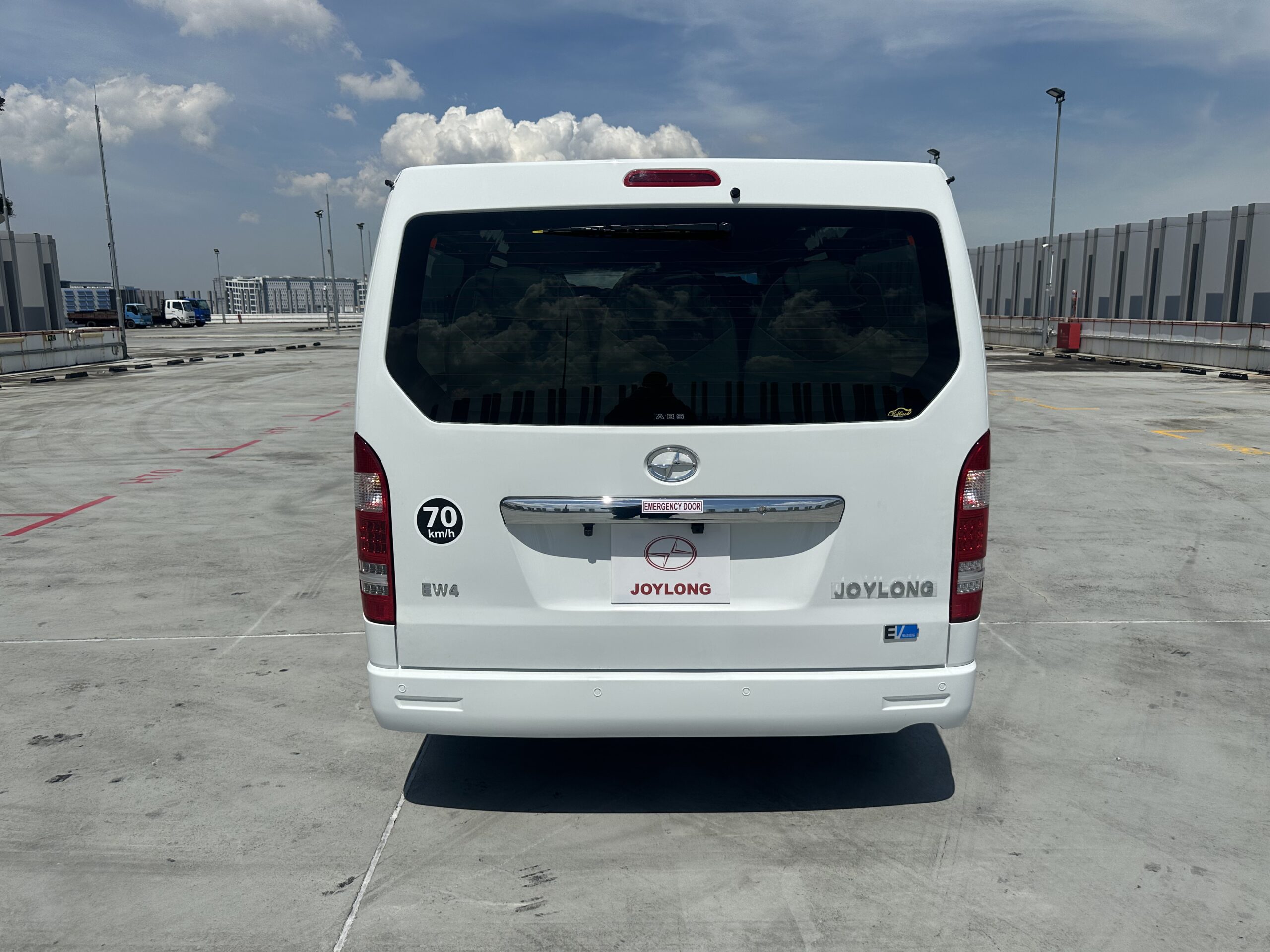 minibus exterior 3